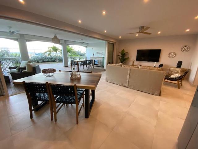 Princess Mahault - Beachfront - Orient Bay - Luxury Apartment ภายนอก รูปภาพ
